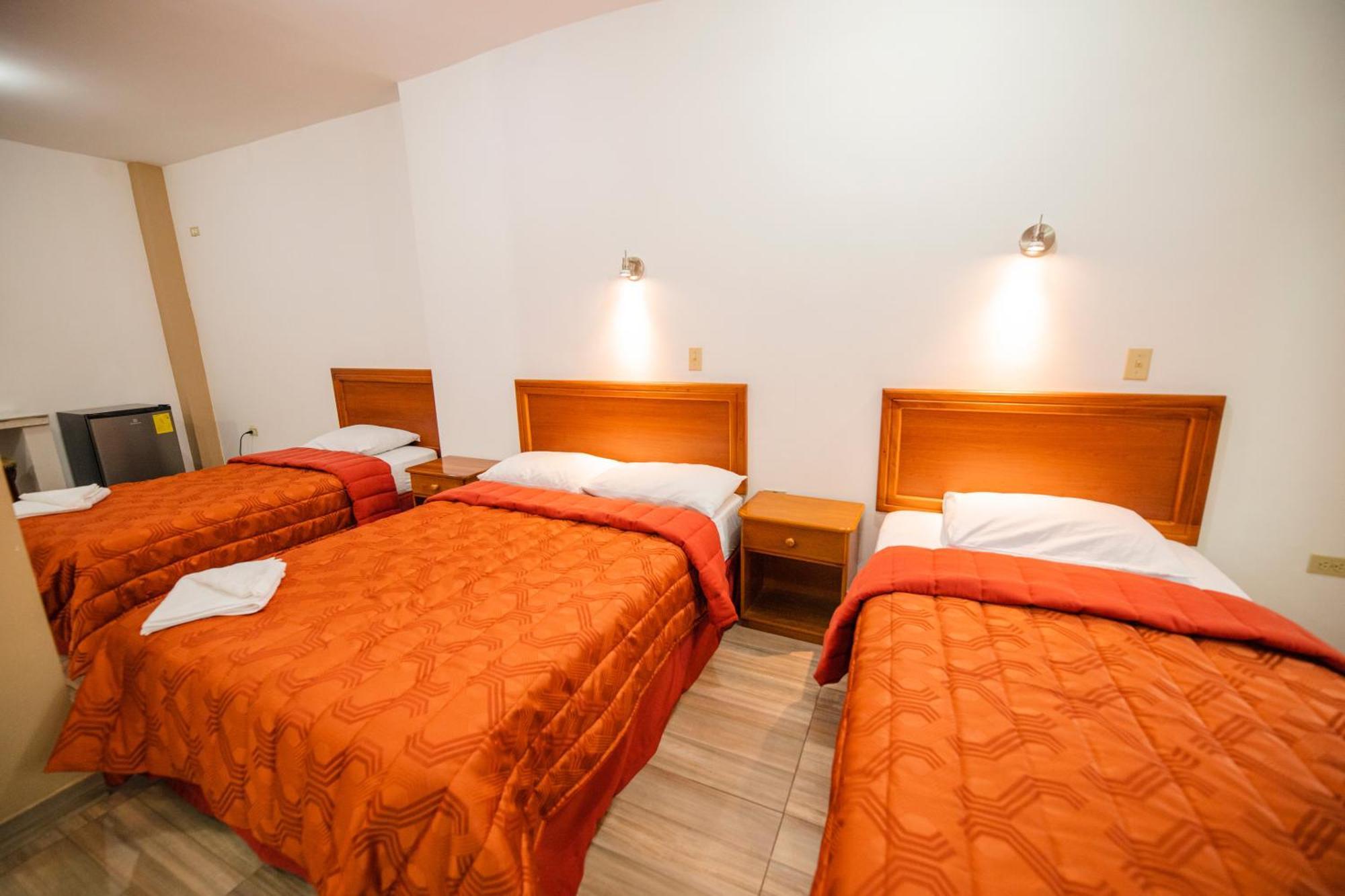 Suites En El Centro プエルトアヨラ エクステリア 写真